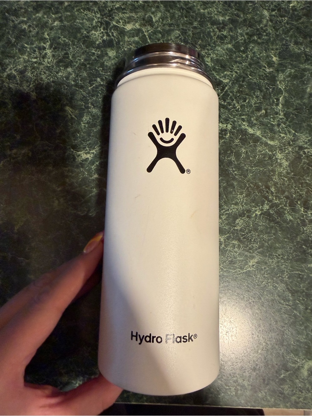 💥 Hydro Flask White Travel Bottle 18oz